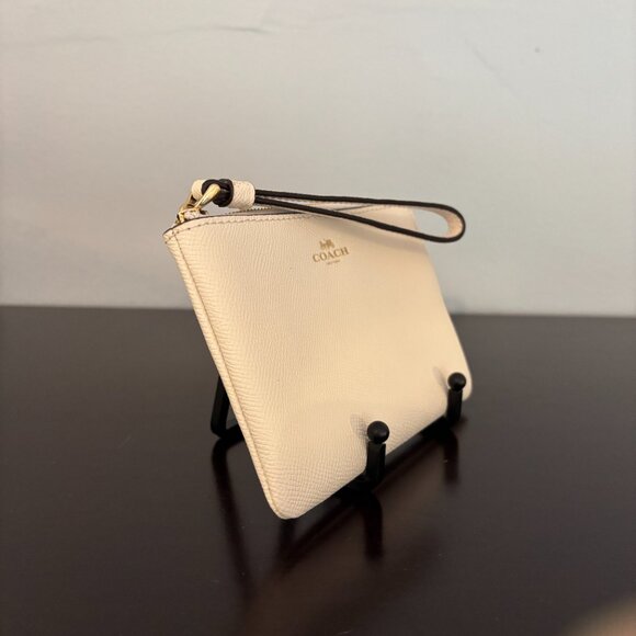 Coach Ivory White Pebblegrain Leather Corner Zip Wristlet - Picture 2 of 7